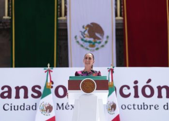 Acompaña el gobernador Víctor Castro a la presidenta Claudia Sheinbaum en la presentación de su Primer Informe de Gobierno