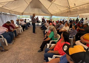 Gobernador VCC beneficia a familias de El Ihuagil, en Comondú, con apoyos productivos