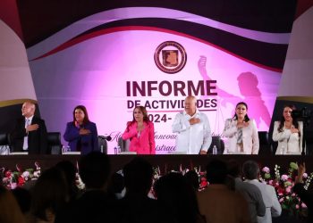 Acude gobernador Víctor Castro a informe de actividades del Poder Judicial