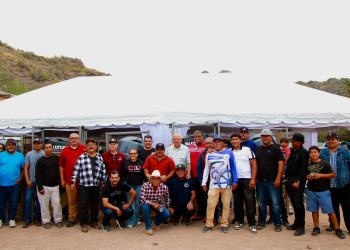 PAZ OCHOA AGRADECE AL GOBERNADOR VÍCTOR CASTRO COSÍO RESPALDO HISTÓRICO Y ENTREGA DE APOYOS POR MÁS DE 3 MILLONES DE PESOS EN AGUA VERDE.