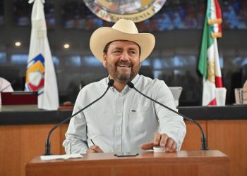 Diputado Venustiano Pérez Sánchez propone reconocer la trayectoria artística de Enoc Leaño