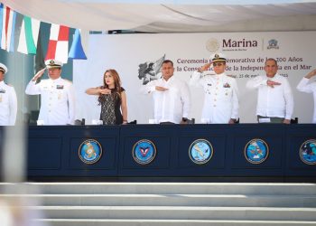 Preside Saúl González acto conmemorativo por los 200 años de la Independencia en el Mar