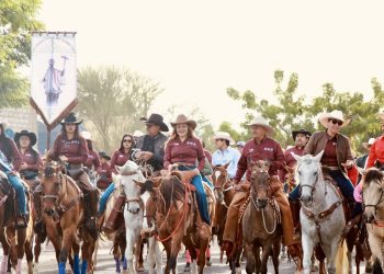 ENCABEZA PAZ OCHOA AMADOR LA TRADIONAL CABALGATA LORETO-SAN JAVIER 2025