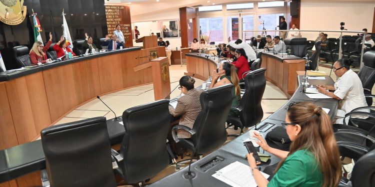 Aprueba el Congreso del Estado de BCS reformas a la Ley de los Trabajadores al Servicio de los Poderes del Estado y Municipios de BCS y, a la Ley de Remuneraciones de los Servidores Públicos del Estado y Municipios de BCS, en materia de, brecha salarial por razones de género.