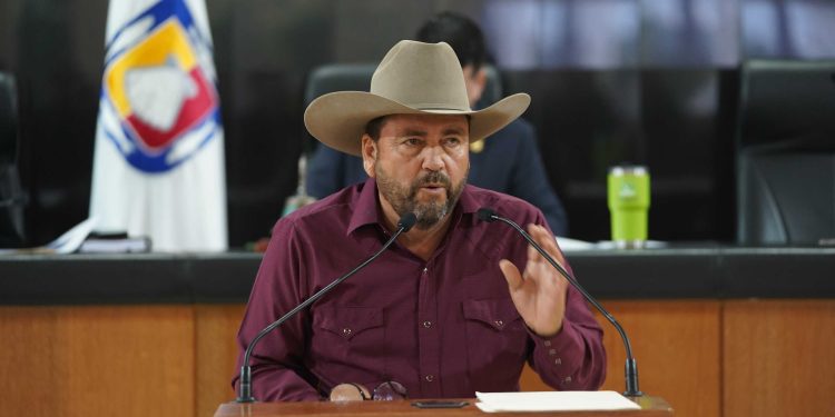 Proponen la suspensión preventiva de trabajadores del sector educativo en caso de violencia y delitos sexuales contra NNA, la propuesta no busca criminalizar a los trabajadores de la educación, afirmó.