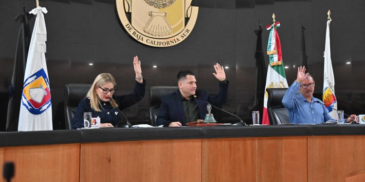 Aprueban convocar al Primer Período Extraordinario de sesiones correspondiente al Primer Período de Receso del Segundo Año de de la actual Legislatura del Congreso del Estado de BCS, este próximo Jueves 5 de febrero a las 11:00 horas.