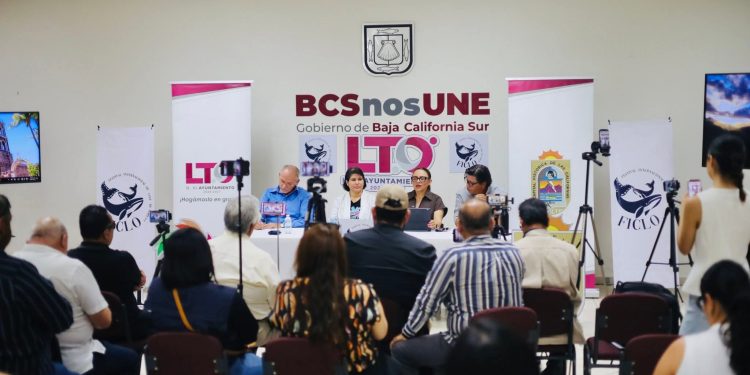 En rueda de prensa  autoridades anunciaron la participación del destacado actor mexicano Damián Alcázar como invitado especial del Festival Internacional de Cine de Loreto, evento que continúa consolidándose como uno de los encuentros culturales más importantes del Estado. Encabezada por la alcaldesa de Loreto, Paz Ochoa Amador, acompañada por el director del Instituto Sudcaliforniano de Cultura, Víctor Hugo Caballero Gutiérrez; el subsecretario de Turismo, Fernando Ojeda Aguilar; y la directora del festival, Claudia Ávalos, quienes dieron a conocer la programación que dará vida a esta nueva edición.