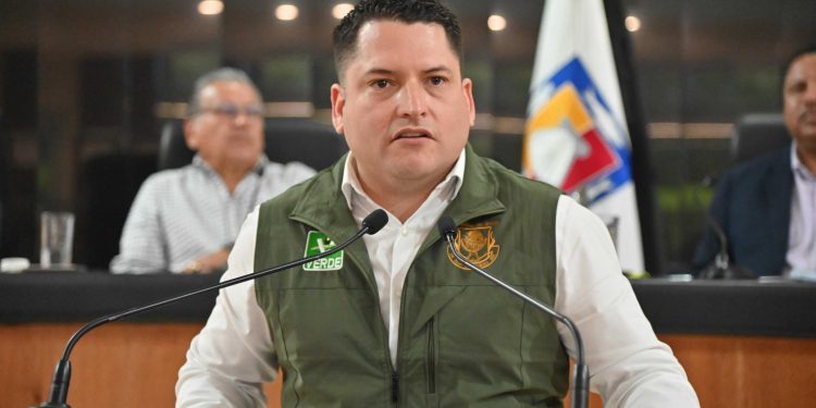 Propone el diputado Erick Ivan Agundez Cervantes añadir a la Comisión de Ecología y Medio Ambiente la denominación de “Recursos Naturales”, con el propósito de integrar como materia de estudio todo lo que se refiera a la protección de los ecosistemas, la flora y la fauna, etc.