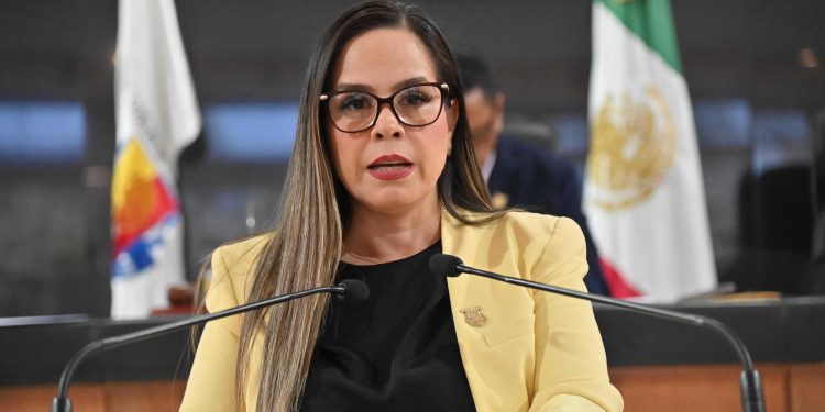 La XVII Legislatura de BCS llamará al OOMSAPAS Los Cabos a garantizar el suministro de agua potable en zonas irregulares de Los Cabos, derecho como lo estableció la SCJN.