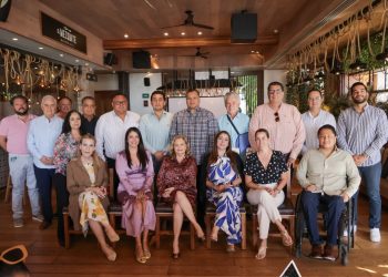 Se reúne el secretario General de Gobierno con el Grupo Madrugadores de San José del Cabo