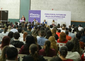 RECONONOCEN EL TRABAJO DE  MILENA QUIROGA EN EL FORO “POR EL FUTURO DE BCS” ORGANIZADO POR ACADÉMICOS Y CIENTÍFICOS