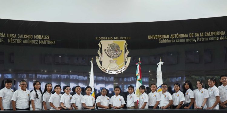 Diputadas y diputados infantiles del XIV Parlamento Infantil Sudcaliforniano 2026 se pronunciaron por la prohibición de celulares en primarias y secundarias, atención a problemas de salud y propusieron acciones para mejorar la disponibilidad del agua en BCS. 