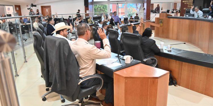 Exhorta Congreso de BCS a Cámara de Senadores para que reforma constitucional del artículo 4° para Establecer que los términos hombre y mujer se definan por el sexo biológico al nacer, se dictamine mediante Parlamento Abierto.