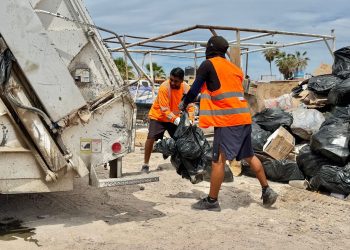 REFUERZA MILENA QUIROGA LIMPIEZA DE PLAYAS EN LA PAZ DURANTE SEMANA SANTA 2026