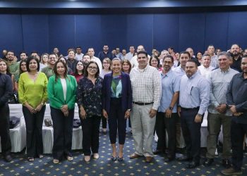 MILENA QUIROGA CONSOLIDA SU LIDERAZGO, EN REUNIÓN CON PERITOS Y ABOGADOS RESPALDAN LA TRANSFORMACIÓN DIGITAL EN LA PAZ