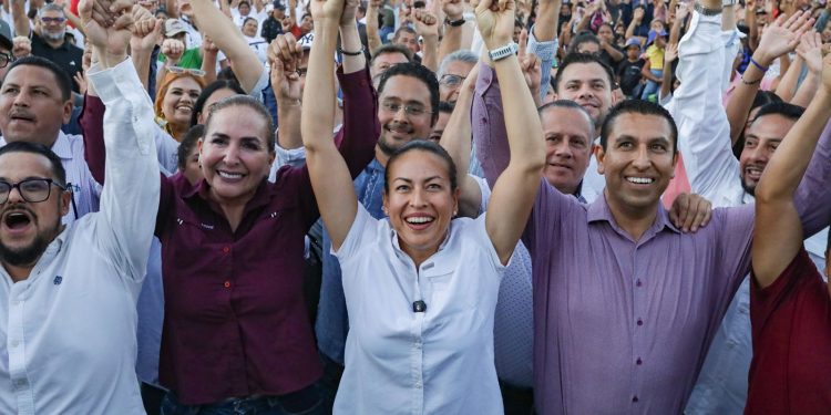 Con una asistencia que superó las mil 500 personas, la alcaldesa de La Paz, Milena Quiroga Romero, encabezó el encuentro “Amigas y Amigos de Milena” en San José del Cabo, donde expuso los avances de su administración y posicionó su modelo de gobierno como una referencia en temas de agua, movilidad y política social.