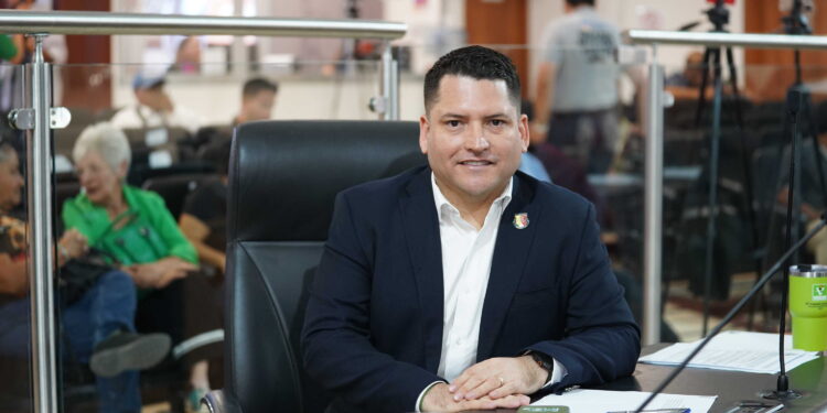 Aprueba el Congreso de BCS reforma constitucional en materia de protección y cuidado animal; fue una propuesta del diputado Erick Ivan Agundez Cervantes.