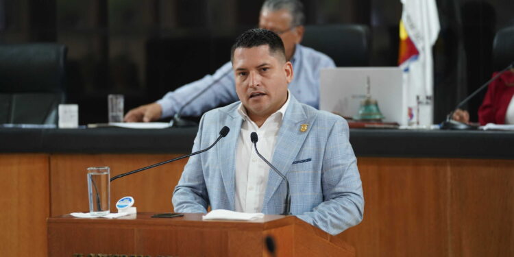 Impulsa el diputado Erick Agundez iniciativa para garantizar a jóvenes sudcalifornianos acceso a vivienda digna.