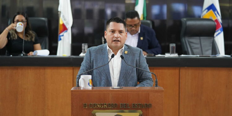 El Congreso del Estado de BCS aprobó el punto de acuerdo presentado por el diputado Erick Ivan Agundez Cervantes, mediante el cual se exhorta a los ayuntamientos de Los Cabos, La Paz, Loreto, Comondú y Mulegé a actualizar o, en su caso, elaborar sus respectivos Atlas Municipales de Riesgo.