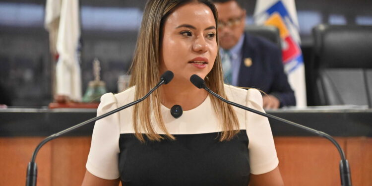 Propuso la diputada Guadalupe Vázquez Jacinto al pleno establecer expresamente en el marco jurídico la interrupción de la prescripción de delitos y sanciones penales mientras una persona servidora pública goce de fuero constitucional.