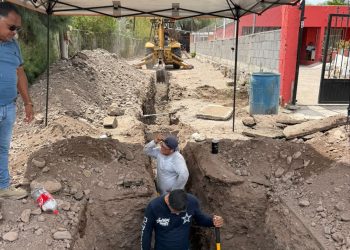 ATIENDE OOMSAPA LORETO REZAGO HISTÓRICO INSTALANDO DRENAJE PUBLICO EN COLONIA OBRERA