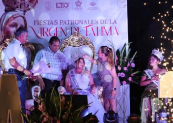 ENCABEZA PAZ OCHOA AMADOR FIESTAS PATRONALES DE NUESTRA SRA. DE FÁTIMA DE COLONIA ZARAGOZA