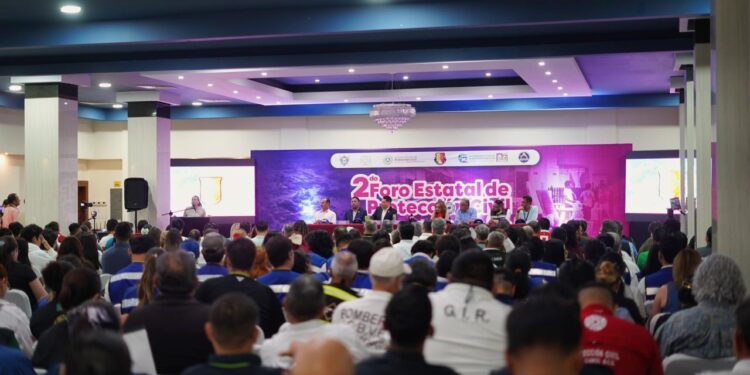 La protección civil no debe verse únicamente como una respuesta ante las emergencias, sino como una responsabilidad compartida entre gobierno y ciudadanía”, así lo expresó el diputado Erick Iván Agundez Cervantes durante el Foro Estatal de Protección Civil, donde destacó la importancia de fortalecer la prevención, la capacitación y la cultura de la gestión integral de riesgos en Baja California Sur, puesto que los fenómenos naturales no son negociables, pero los desastres si son evitables.