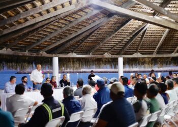 Autoriza gobernador Víctor Castro tarifas preferentes en instalaciones de API en Loreto