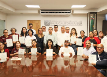 Capacitan a servidores públicos en prácticas de comunicación incluyente