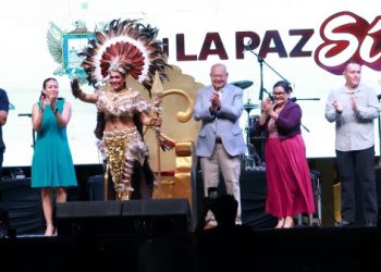 Gobernador preside coronación de Reina Calafia 2026 en el 491 aniversario de La Paz; destaca tradiciones e identidad paceña