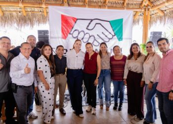 MILENA QUIROGA REÚNE A MAESTRAS Y MAESTROS DE LOS CABOS