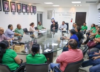 Quiroga se reúne con magisterio cabeño y comunidad afroamericana, mientras que Agúndez organiza concierto de un rapero.