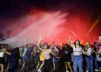 DISFRUTAN JÓVENES LORETANOS GRAN FESTEJO DEL DÍA DEL ESTUDIANTE