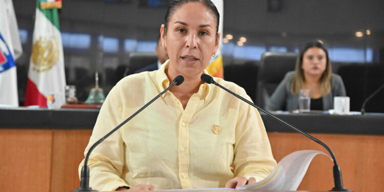 La diputada Alondra Torres presentó una propuesta de reforma al Código Civil para impedir recuperar la patria potestad cuando ésta se haya perdido por actos de violencia física o sexual cometidos contra menores.