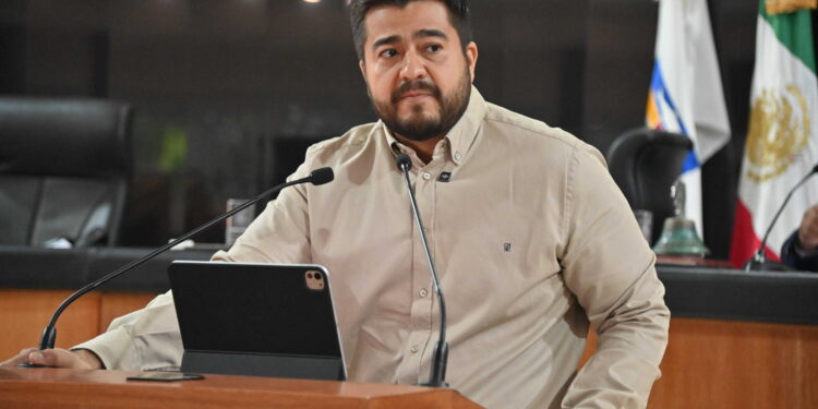 Desde el Congreso de BCS llaman a SICT a reparar paraderos de transporte en el corredor de LC; diputadas y diputados avalaron el punto de acuerdo presentado por el diputado Omar Torres.