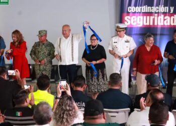 Entrega Víctor Castro nuevo C5; avanza BCS en la modernización de la seguridad