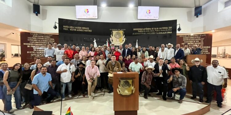 El Poder Legislativo dio reconocimiento en rango constitucional a los pueblos y comunidades originarias del Estado, así como de los descendientes de la cultura ranchera, de costas, agrícola y de ultramar.