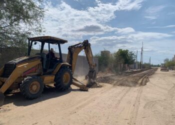 Inicia Gobierno Estatal construcción de red de agua potable en colonia Las Praderas de San Agustín, en La Paz