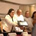 Reconoce Gobierno del Estado a personal administrativo al servicio de la educación en BCS