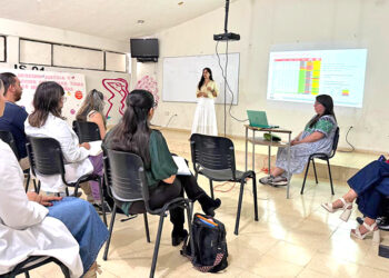 Capacita Salud Estatal sobre manejo clínico de pacientes con Dengue y Rickettsia