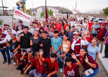 EL AGUA NO PUEDE SEGUIR ESPERANDO: MILENA QUIROGA ESCUCHA EL RECLAMO DE VECINOS EN LOS CABOS
