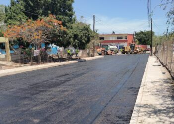 SUPERVISA ALCALDESA PAZ OCHOA AMADOR AVANCE EN PAVIMENTACIÓN DE LA CALLE INDEPENDENCIA