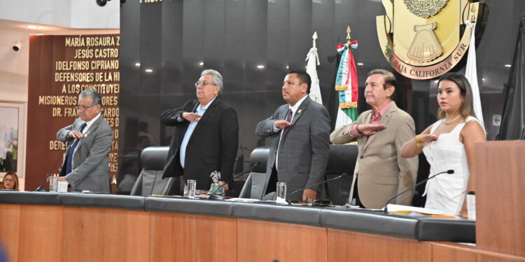 El presidente de la Mesa Directiva del Congreso del Estado de Baja California Sur, diputado Martín Escogido Flores, al cierre del periodo ordinario de sesiones, presentó el informe de labores correspondiente al tiempo comprendido del 15 de marzo al 30 de junio de 2026.