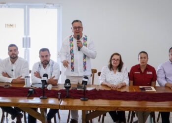 Reiteran aspirantes de la 4T la prioridad de mantener la unidad ante enviado de Morena Nacional, Gabriel García Hernández.