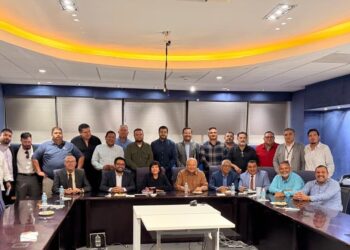 Gobernador VMCC mantiene diálogo con sector transporte de Los Cabos para construir acuerdos