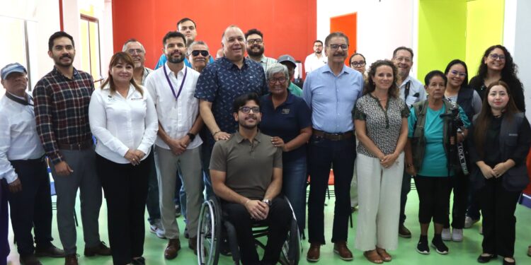 La Secretaría del Trabajo, Bienestar y Desarrollo Social (STByDS), a través del Servicio Nacional de Empleo de Baja California Sur (SNE-BCS), en coordinación con Fundación Teletón, anunció la realización de una nueva edición del Empleotón en La Paz, con el propósito de acercar alternativas de trabajo a personas con discapacidad. La feria de empleo se llevará a cabo el jueves 20 de agosto, de 9:00 de la mañana a 1:00 de la tarde, en Plaza Paseo La Paz, ubicada en la colonia El Zacatal, donde las y los buscadores de empleo podrán conocer opciones que favorezcan su incorporación al mercado laboral.