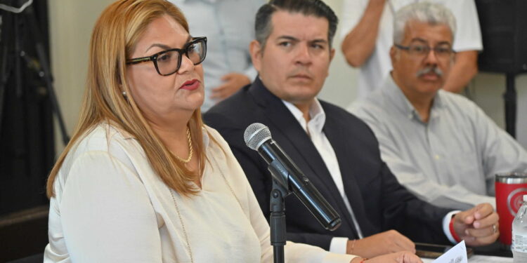 La Magistrada Presidenta del Tribunal Electoral del Poder Judicial de la Federación, Sala Regional Guadalajara, Mtra. Rebeca Barrera Amador, impartió la ponencia “La Justicia frente al proceso electoral” en el poder legislativo de BCS.