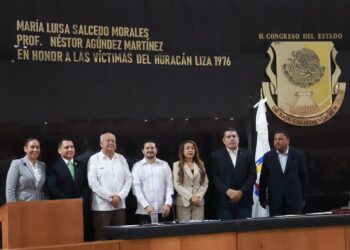 Devela Gobernador letras en memoria de las víctimas del huracán Liza, a 50 años de su paso por BCS