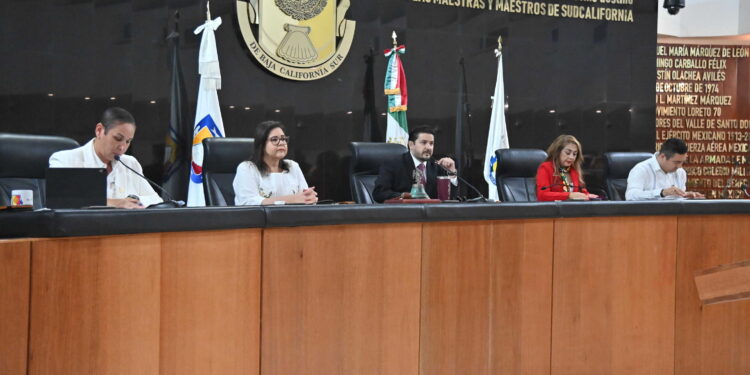 El diputado Eduardo “Yayo” Van Wormer Castro, coordinador de la bancada de Morena y presidente de la Mesa Directiva, refrendó su compromiso de fortalecer el parlamento abierto y mantener al Congreso cercano a las necesidades del pueblo sudcaliforniano.