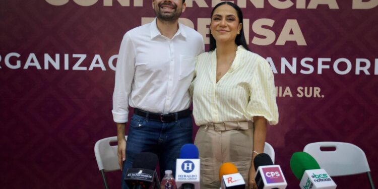 El evidente espaldarazo de la dirigente nacional de Morena, Ariadna Montiel al coordinador estatal para la defensa de la 4T y la soberanía nacional en la entidad Manuel Cota Cárdenas, dejó en claro, además, que en efecto, el método de selección para los futuros coordinadores municipales y distritales, será mediante una encuesta ciudadana. Durante su breve visita a Baja California Sur, la dirigente nacional de Morena, reiteró su apoyo a Cota Cárdenas e hizo un llamado a todas las fuerzas que integran al movimiento morenista a que trabaje en unidad para llegar con fuerza al proceso electoral del año que entra.